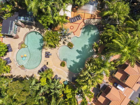 Ashmore Palms Holiday Village - Stays Accommodation 3