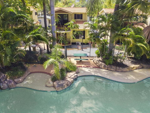 Ashmore Palms Holiday Village - Stays Accommodation 0
