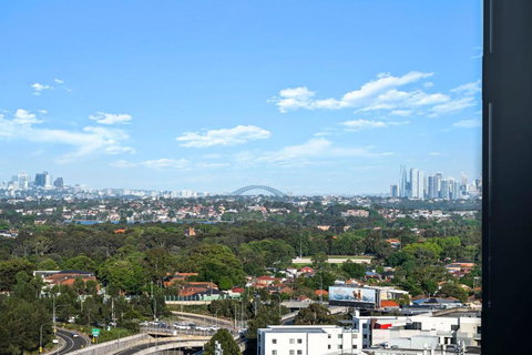 Luxury 1BR Apt With Stunning City Skyline Views - Stayed 1