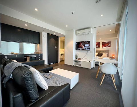 Luxury 2 Bedroom Suite Near Adelaide With A Car Park - Stayed 3