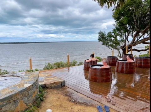 Luxury 3BR Hot Spring Retreat With KING Bed - Metung - Stayed 0