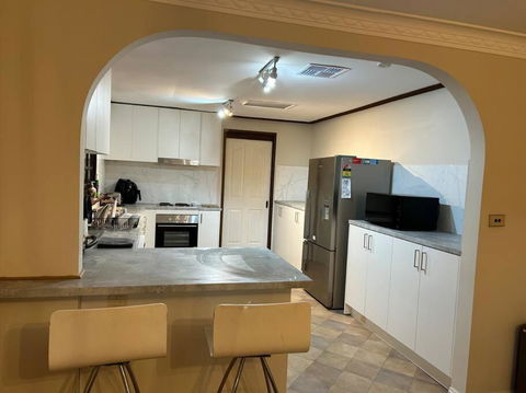Luxury House 5 Bedrooms - Stays Accommodation 1