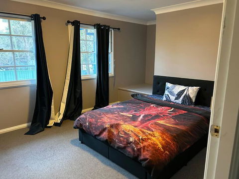 Luxury House 5 Bedrooms - Stays Accommodation 3