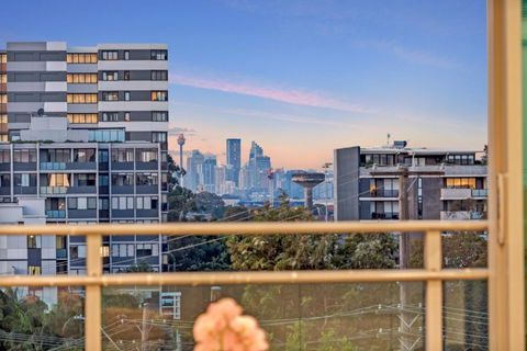 Luxury Retreat Sydney Airport Direct Train Line - Stays Accommodation 0