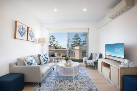 MadeComfy Trendy Apartment On Dee Why Beach - Stays Accommodation 0