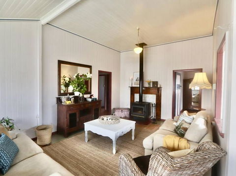 MAGNOLIA HOUSE ON THE CREEK - STANTHORPE - Stayed 1