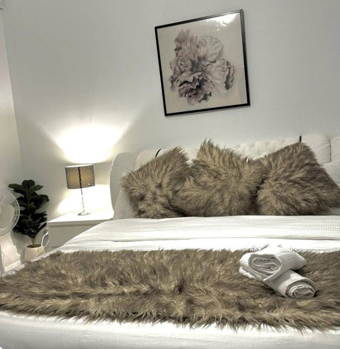 Mahzan Master Bedroom Ensuite - Stays Accommodation 0