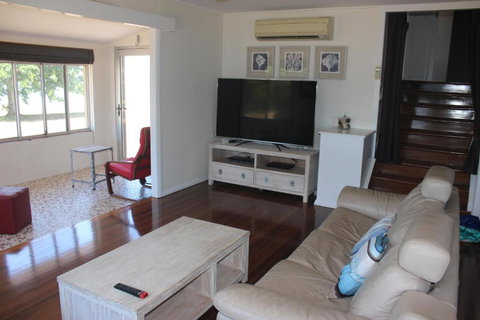 Manta Ray On The Beach - Stays Accommodation 3