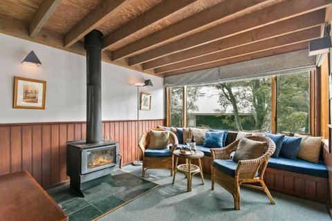 Magpies Nest - Stays Accommodation 0