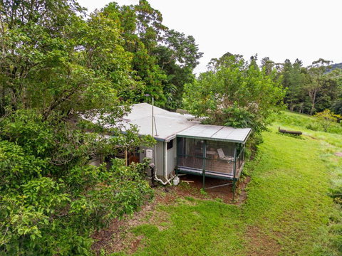 Mena Creek Flower House - Stays Accommodation 3