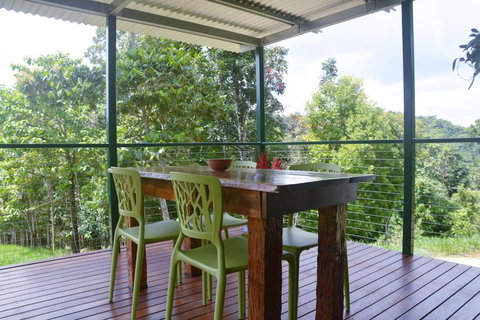 Mena Creek Flower House - Stays Accommodation 0
