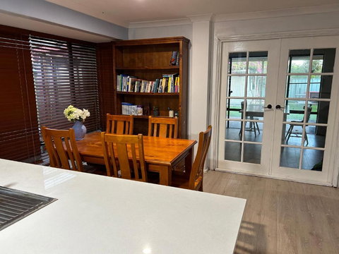 Master Room With Ensuite In A Lovely House - Stays Accommodation 3