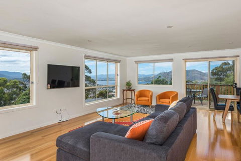 Mayhill Views Space And Style - Stayed 0