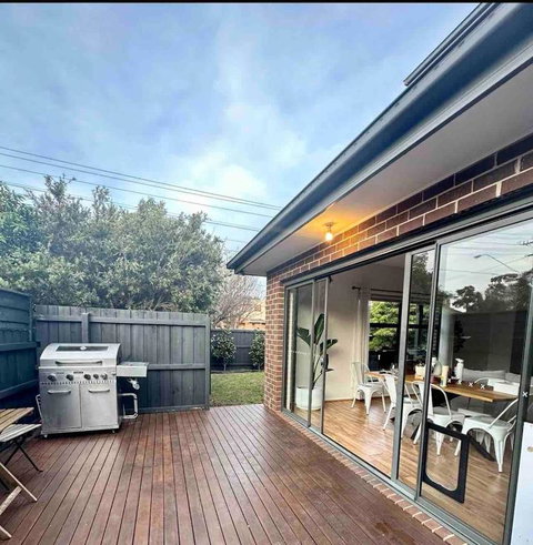 Melbourne Home Close To Airport & Train Station - Stays Accommodation 1