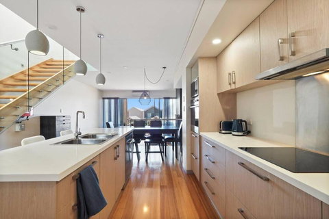 Milieu At Seine - Stayed 3