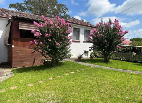 MJED House - Stays Accommodation 0