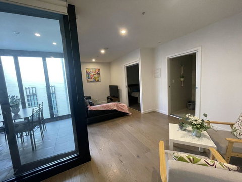 Modern 1BD Apt W Free Parking In Central Brunswick - Stayed 1