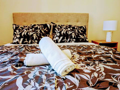 Modern 2 Bedroom Apartment Close To All Amenities! - Stays Accommodation 3