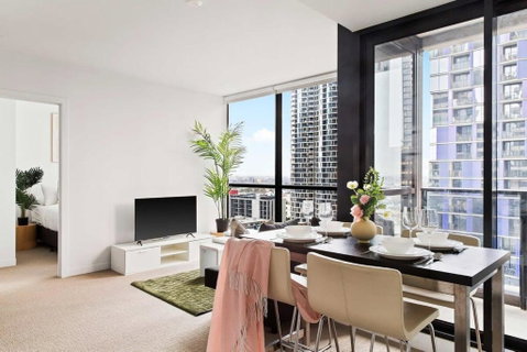 Modern 2BR Apt Next To Victoria Market City Views - Stayed 1