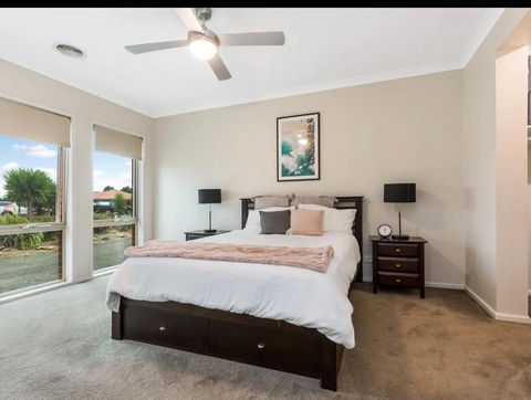 Modern Family Home With Pool - Stays Accommodation 3