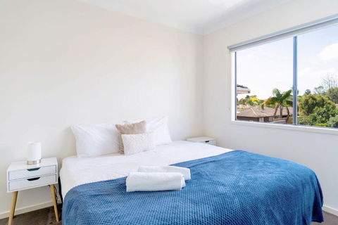 Modern Home In Central Oakleigh East - Stayed 1