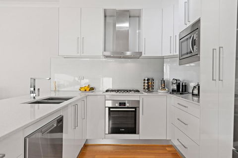 Modern Scarborough Townhouse - Stayed 2