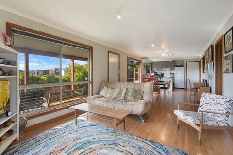 Monaro Cottage - Stays Accommodation 3