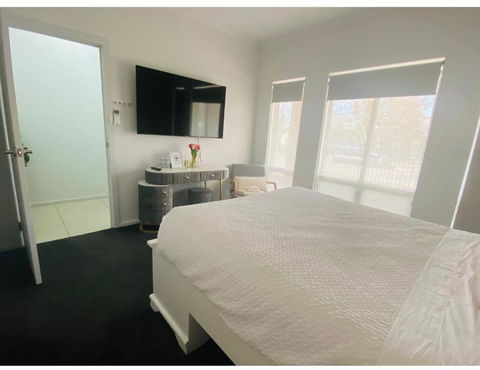 Modern Private Room With Ensuite - Stays Accommodation 1
