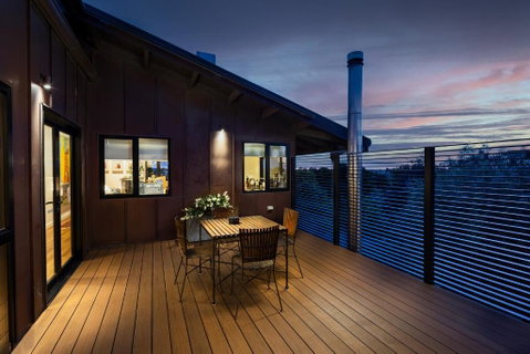 Modern St Kilda Apartment - Stayed 3