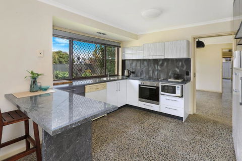 NAROO7- PRIME, CENTRE OF MOOLOOLABA LOCATION - Stayed 1