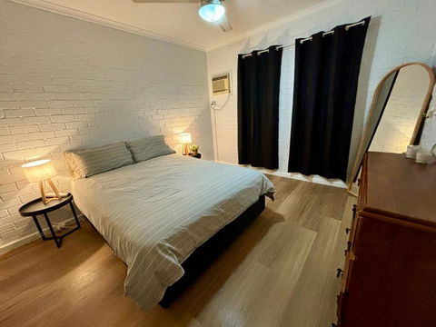 Neat 2 Bedroom Apartment, With Free Parking - Stayed 3