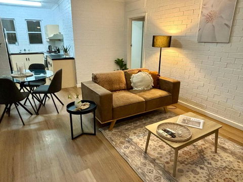 Neat 2 Bedroom Apartment, With Free Parking - Stayed 0