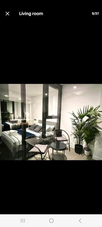 NESUTO DOCKLANDS - Stayed 2