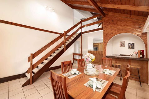 New 4BR Modern & Stylish Heritage Hideaway WiFi - Stayed 1