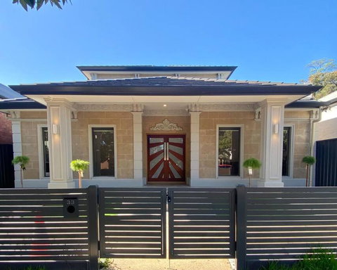 New Spacious Luxury 5 Bedroom Mansion In Unley - Stays Accommodation 1