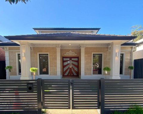 New Spacious Luxury 5 Bedroom Mansion In Unley - Stays Accommodation 0