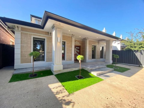 New Spacious Luxury 5 Bedroom Mansion In Unley - Stays Accommodation 2