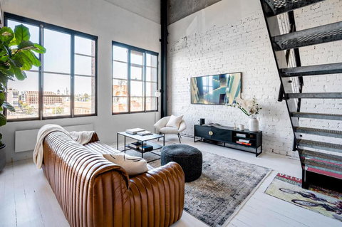 New York Converted Warehouse Apartment In Richmond - Stays Accommodation 3