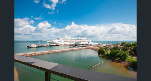 NEW - ZEN AT THE WATERFRONT - Luxury Waterfront Holiday Home For Families & Friends - Stayed 3