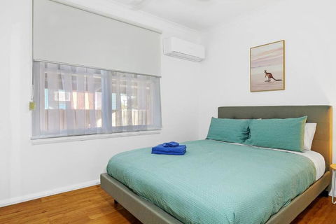 Nth Central 3BR - Split Systems Throughout & Wifi - Stays Accommodation 1