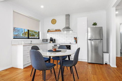 Nth Central 3BR - Split Systems Throughout & Wifi - Stays Accommodation 2