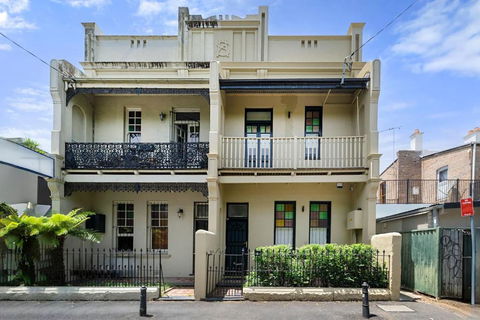 Newtown Nest - Chic Terrace Living Off King Street - Stayed 3
