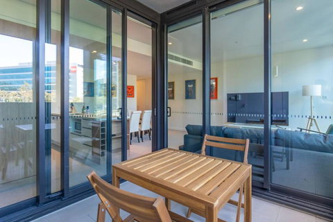 Next To Station Family & Friend Free Parking - Stays Accommodation 1