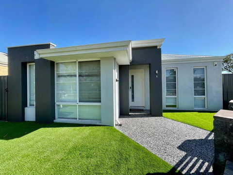 Nice And Neat House For Your Journey - Renovated - Stays Accommodation 2