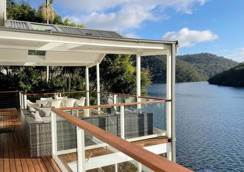 NINE At Berowra Waters, Luxury Waterfront With Hot Tub - Stayed 0