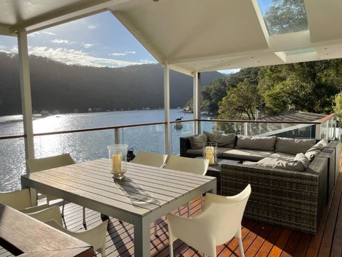 NINE At Berowra Waters, Luxury Waterfront With Hot Tub - Stayed 1