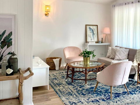 Noraville Hamptons Style Beach House - Stayed 0