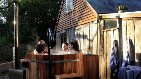 Nungaroo Cottage - Stays Accommodation 2