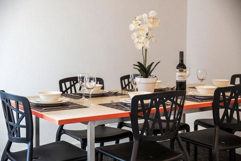 Nightcap At Waltzing Matilda Hotel - Stays Accommodation 3