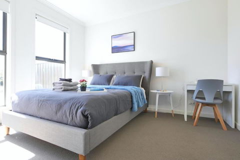 No Stairs Dbl Garage Aircon Woodville North - Stays Accommodation 1